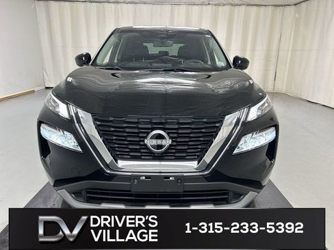 Used 2023 Nissan Rogue SV image 3