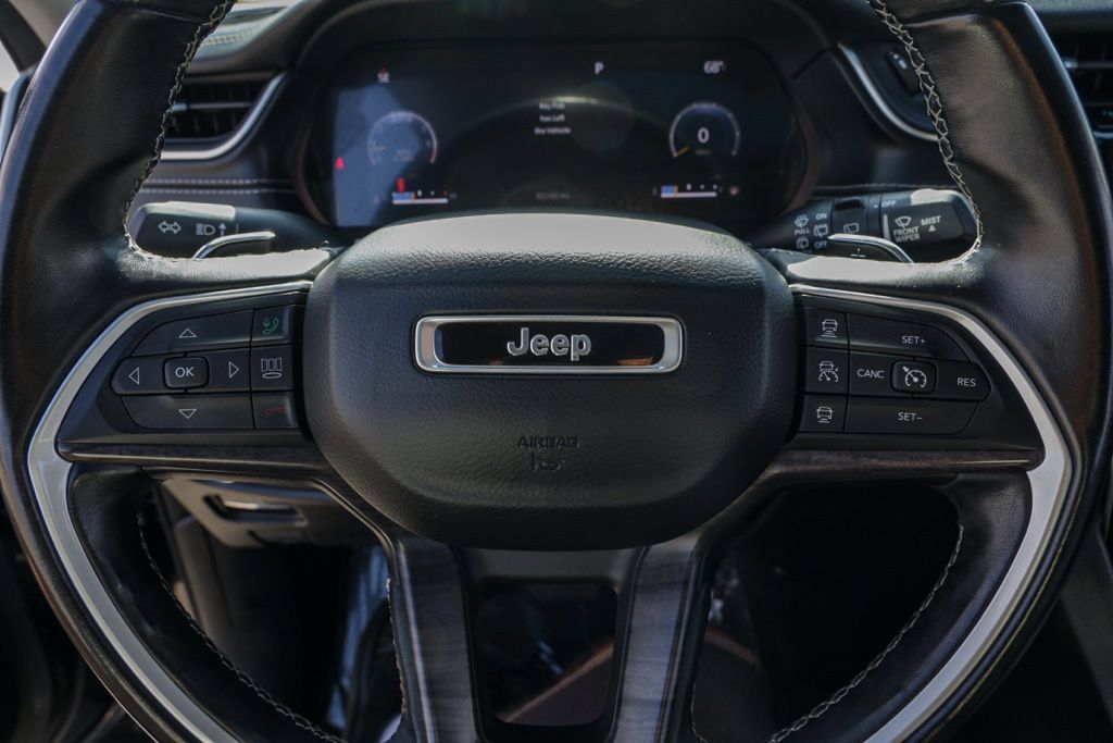Used 2021 Jeep Grand Cherokee L Limited AWD/4WD image 30