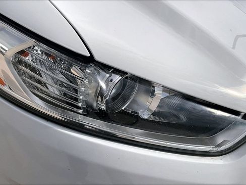 Used 2016 Ford Fusion SE w/ Equipment Group 202A FWD image 28