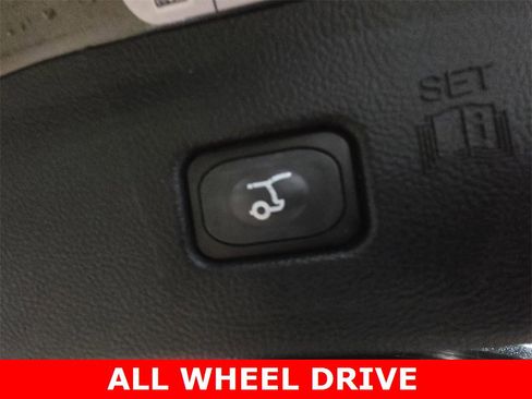 Used 2019 Ford Edge Titanium w/ Cold Weather Package image 14