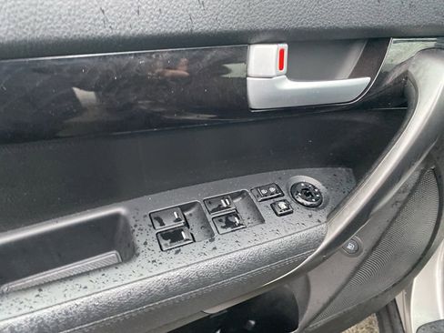 Used 2015 Kia Sorento LX image 21
