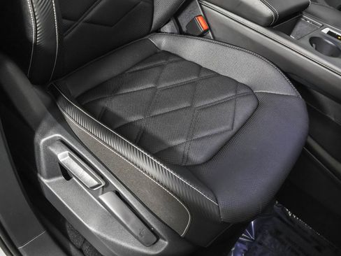 Used 2025 Volkswagen Atlas Cross Sport SE FWD image 45