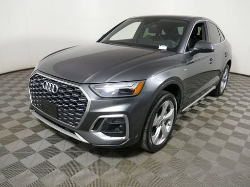 Used 2023 Audi Q5 2.0T Premium w/ Convenience Package AWD/4WD image 3