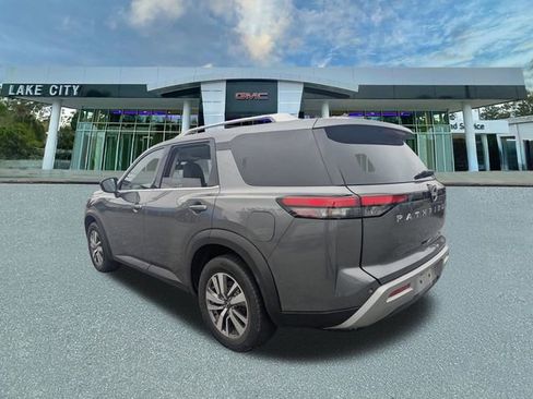 Used 2022 Nissan Pathfinder SL w/ Cargo Package image 5