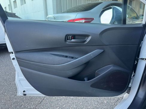Used 2025 Toyota Corolla LE image 20