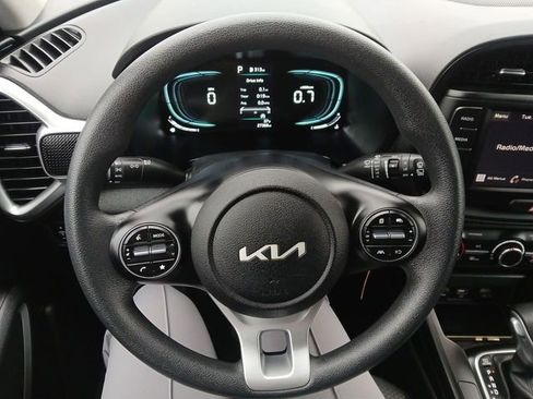 Certified 2025 Kia Soul LX w/ LX Technology Package FWD image 14
