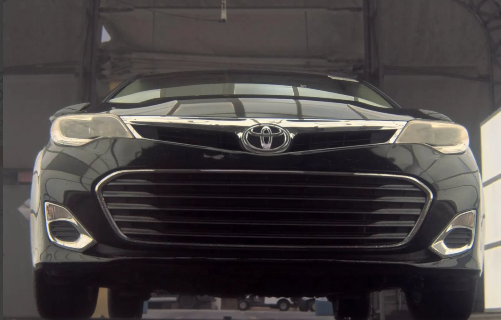Used 2013 Toyota Avalon XLE FWD image 12