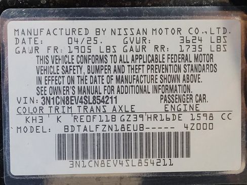 Used 2025 Nissan Versa SV FWD image 33