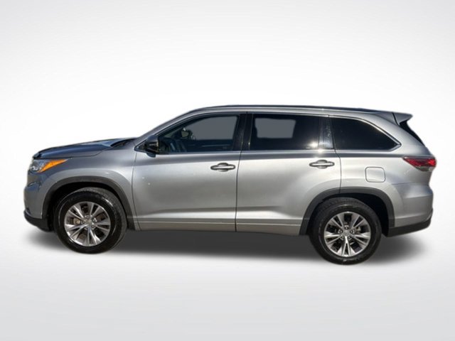 Used 2014 Toyota Highlander XLE FWD image 6