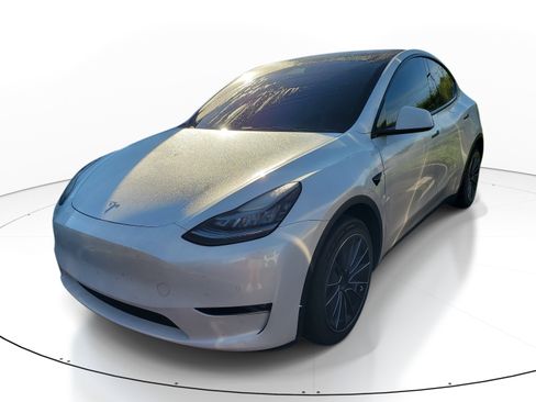 Used 2021 Tesla Model Y 2WD image 3