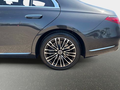 Used 2024 Mercedes-Benz S 580 4MATIC Sedan image 9