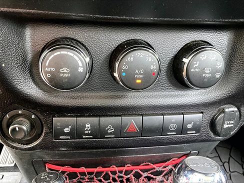 Used 2017 Jeep Wrangler Unlimited Rubicon AWD/4WD image 24