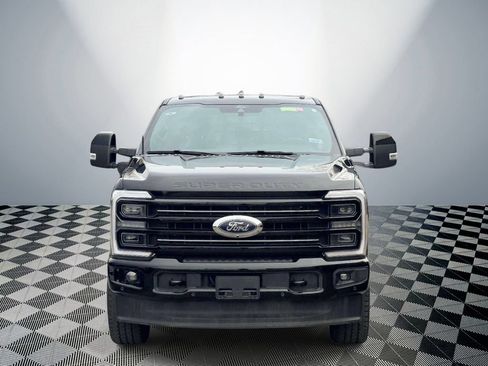 Used 2025 Ford F250 Platinum AWD/4WD image 2