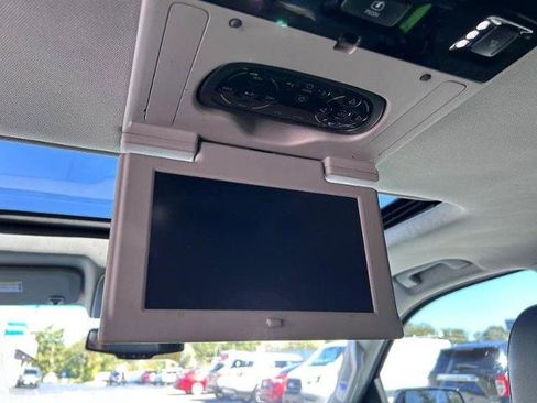 Used 2018 GMC Yukon XL SLT w/ Open Road Package image 13