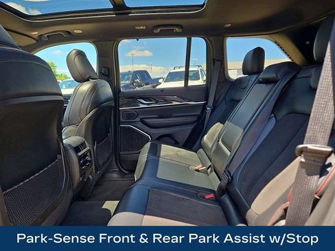 Used 2022 Jeep Grand Cherokee Trailhawk w/ ADV Protech Group II AWD/4WD image 21