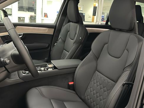Used 2026 Volvo XC90 B6 Plus w/ Protection Package Premier image 23