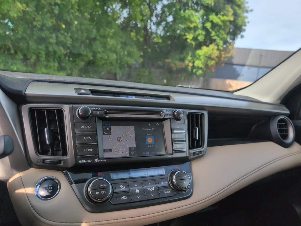 Used 2014 Toyota RAV4 Limited AWD/4WD image 24