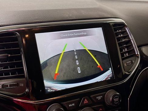 Used 2021 Jeep Grand Cherokee Trailhawk image 10