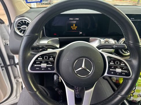 Used 2021 Mercedes-Benz GLB 250 image 44