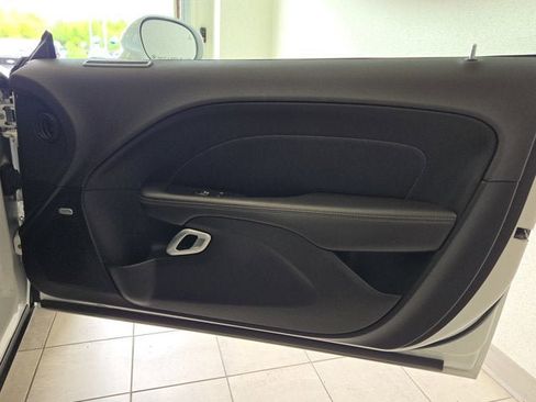 Used 2017 Dodge Challenger R/T Scat Pack w/ Leather Interior Group RWD image 5