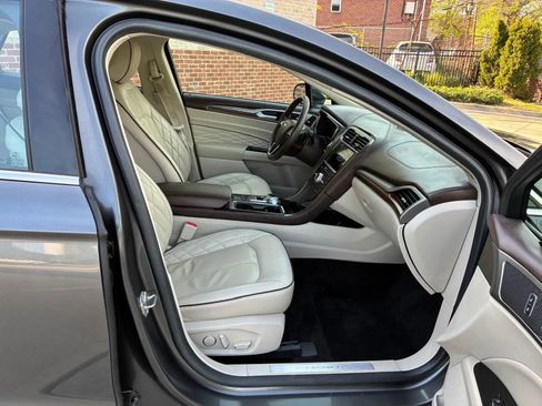 Used 2017 Ford Fusion Platinum AWD/4WD image 9