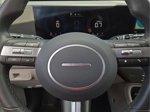 Used 2025 Hyundai Kona SEL image 19