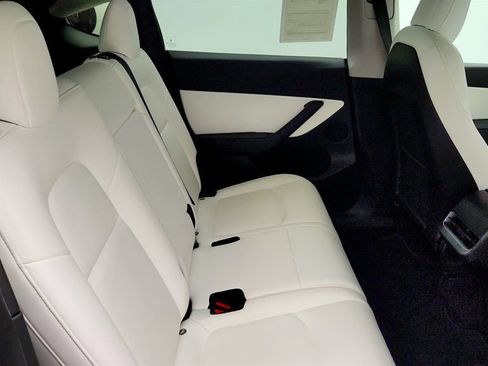 Used 2021 Tesla Model Y Long Range AWD/4WD image 28
