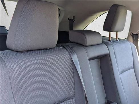 Used 2014 Toyota Highlander LE image 18