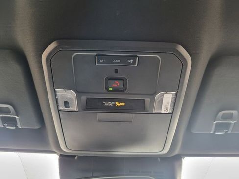 Used 2025 Toyota Tacoma SR image 21