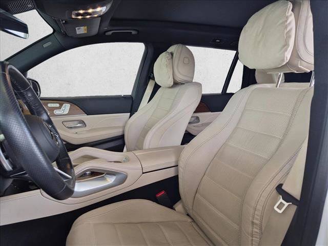 Used 2025 Mercedes-Benz GLS 580 4MATIC image 13