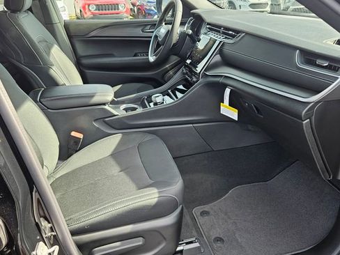 New 2025 Jeep Grand Cherokee Laredo RWD image 13