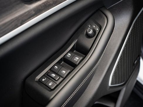 Used 2023 Jeep Grand Cherokee 4WD 4xe image 25