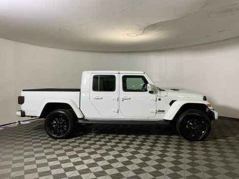 Used 2022 Jeep Gladiator Overland AWD/4WD image 4
