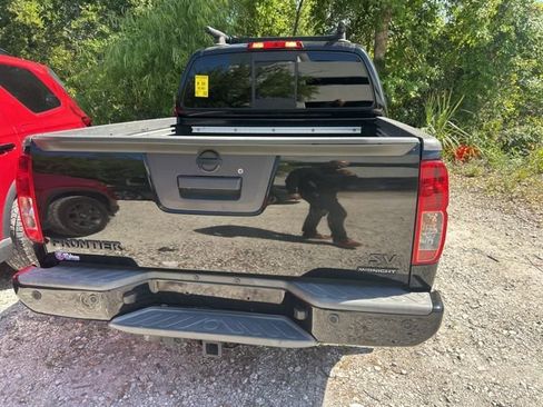 Used 2020 Nissan Frontier SV w/ Midnight Edition Floor Mats image 28