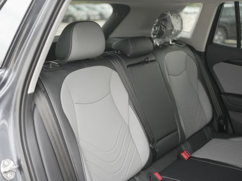 New 2025 Volkswagen Tiguan SE image 24