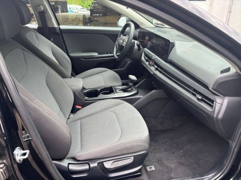 Used 2025 Kia K4 FWD image 27