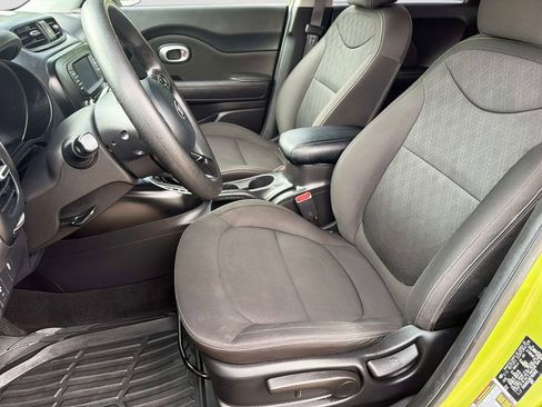 Used 2019 Kia Soul FWD image 21