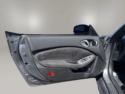 Used 2014 Nissan 370Z Coupe RWD image 12