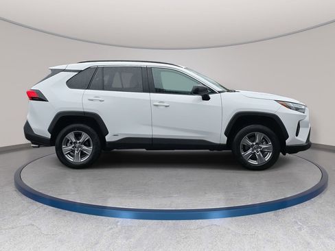 Used 2025 Toyota RAV4 LE image 5
