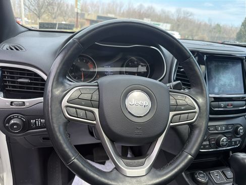 Used 2019 Jeep Cherokee High Altitude AWD/4WD image 18