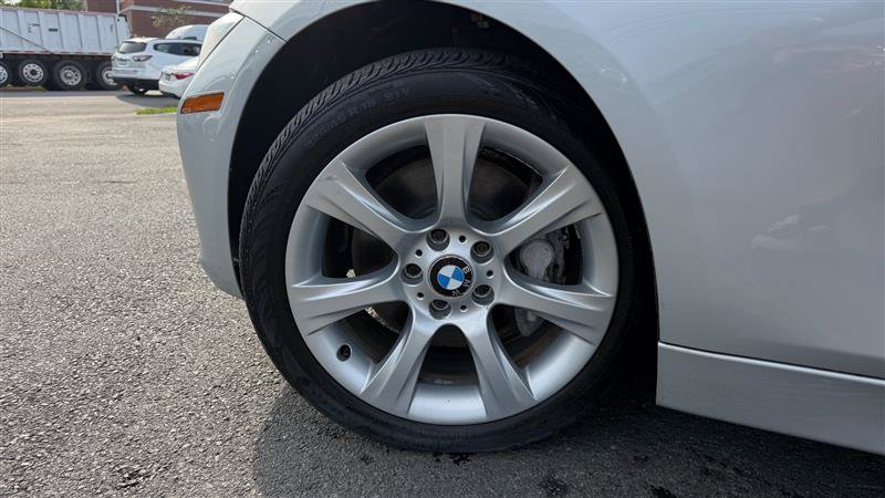 Used 2014 BMW 335i xDrive Sedan AWD/4WD image 16