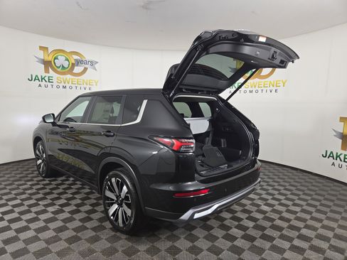 New 2026 Mitsubishi Outlander SE image 32