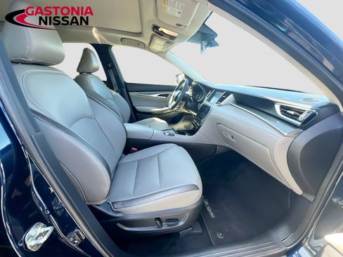Used 2023 INFINITI QX50 Luxe FWD image 37