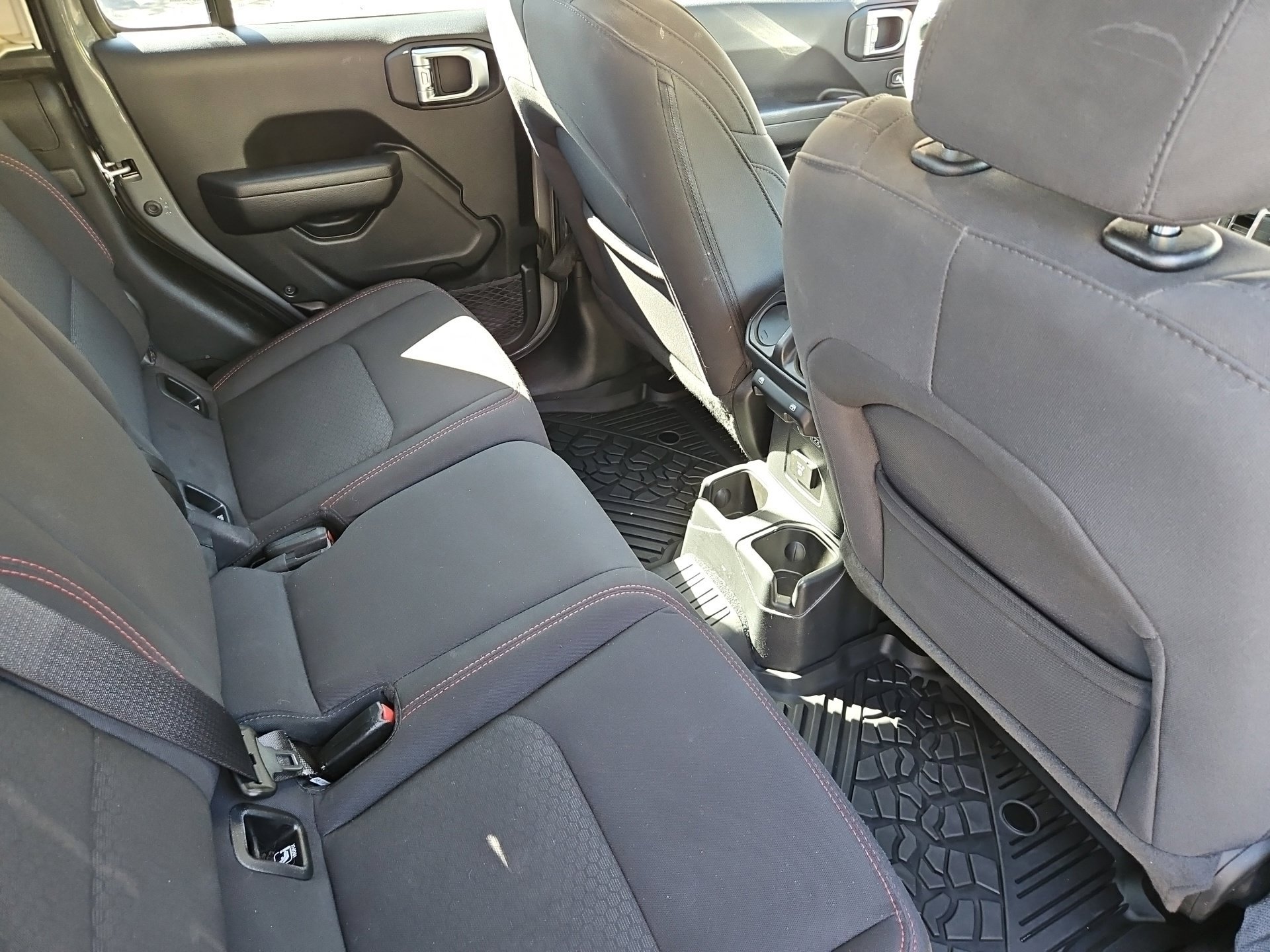 Used 2023 Jeep Gladiator Rubicon w/ Cold Weather Group AWD/4WD image 16