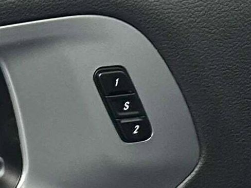 New 2026 Chrysler Pacifica Limited image 34