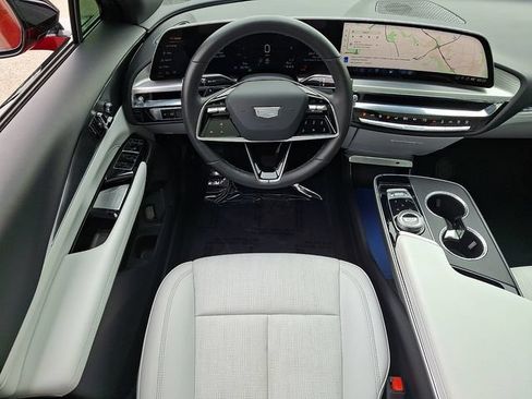 Used 2024 Cadillac Lyriq Luxury AWD/4WD image 13