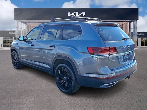 Used 2023 Volkswagen Atlas SE image 4