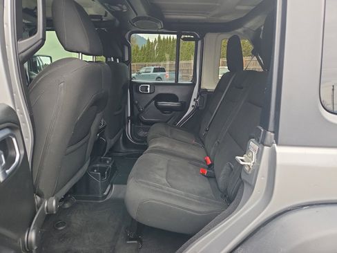 Used 2021 Jeep Wrangler Sport image 15