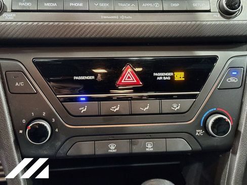 Used 2018 Hyundai Elantra Sport FWD image 17