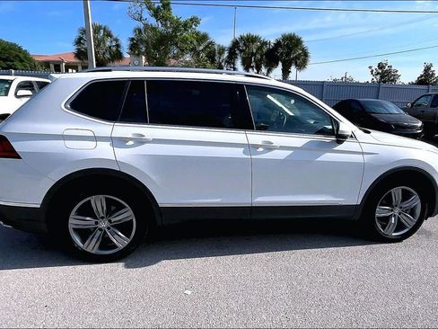 Certified 2021 Volkswagen Tiguan SE FWD image 4